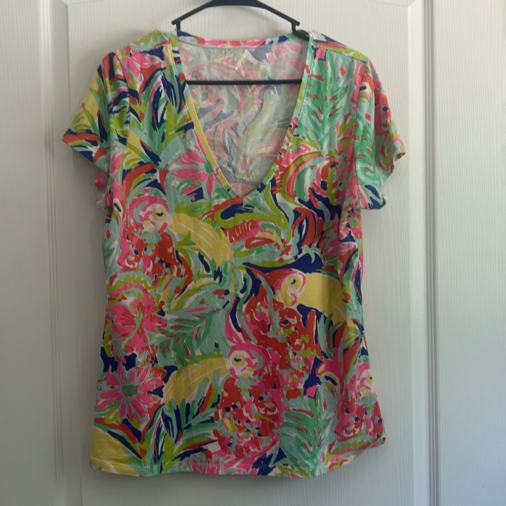 Lilly Pulitzer v neck top Tee shirt xl